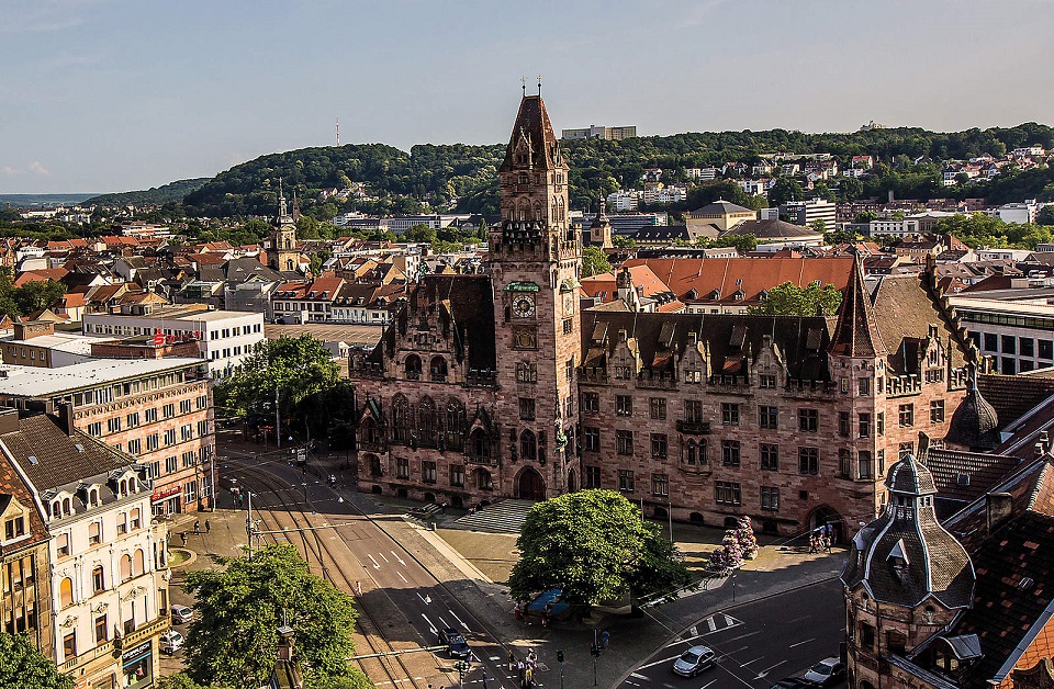Blick auf das Rathaus Saabrücken Blick auf das Rathaus Saarbrücken